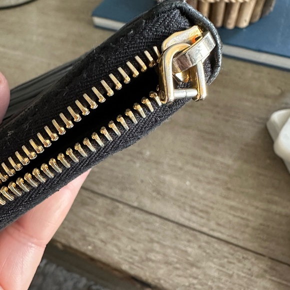 💯Authentic Prada Wallet - Picture 3 of 16